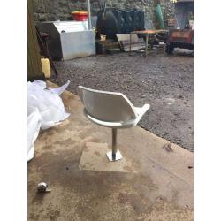 Pedestal seat for fishing boat or rib