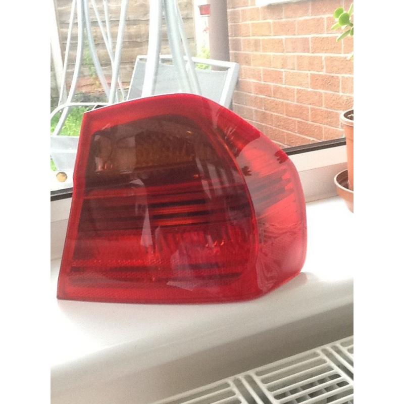 BMW E90 2006 saloon rear drivers light 100% genuine