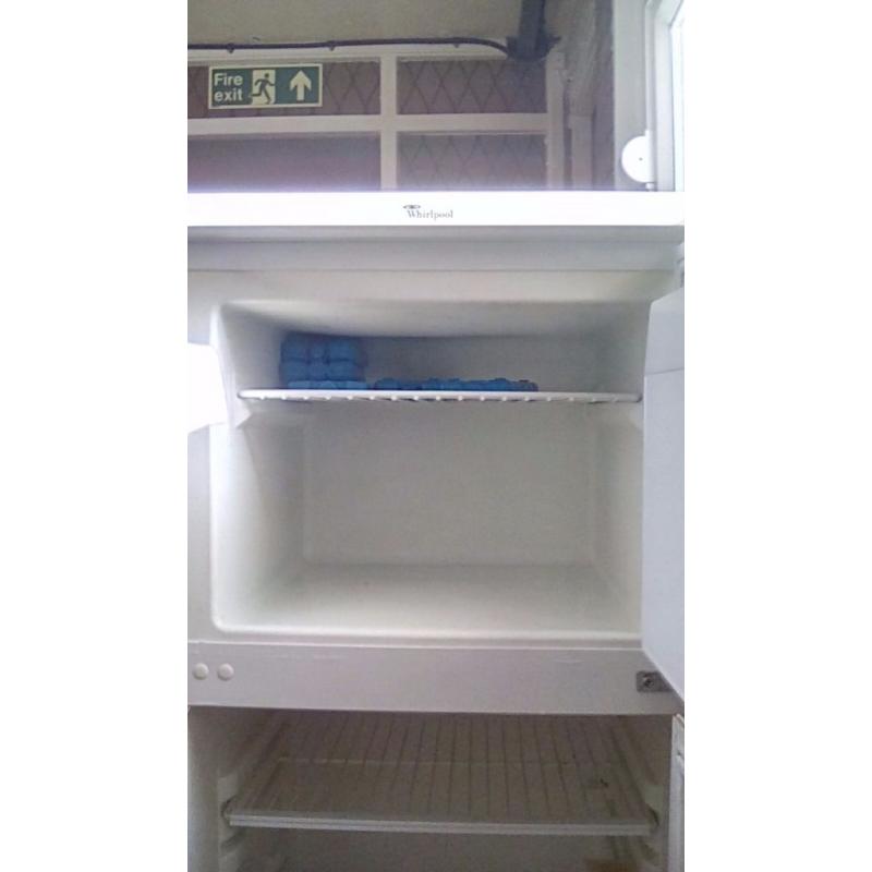 Whiralpool frige freezer