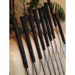 Ladies/Junior Set of Golf Clubs + "Storm" Bag + 10 Balls + Tees