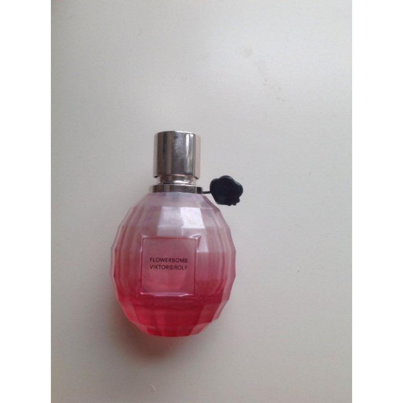 Victor and Rolf Flowerbomb rose edition 50ml half used