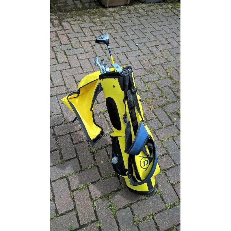 Dunlop Junior Golf Set and Bag (age range 5 - 8)