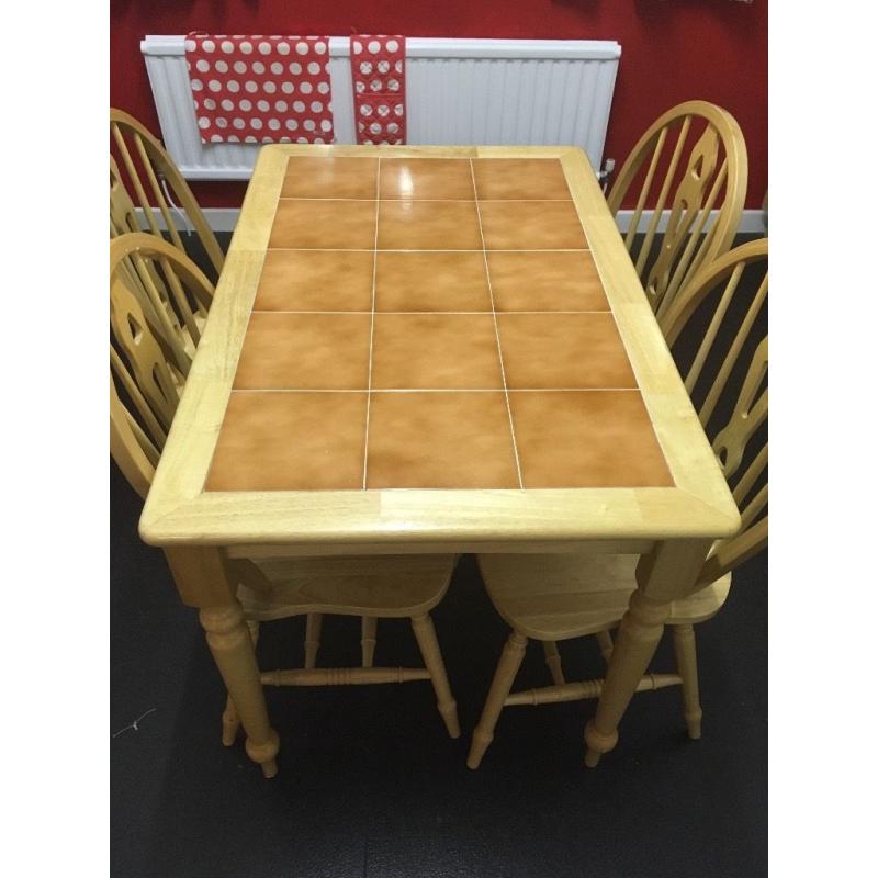 Dining table with 4 chairs, FANTASTIC CONDITION