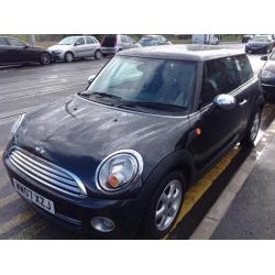 Mini Mini 1.4 One. 12 months mo,t 2 lady former keepers 2 keys