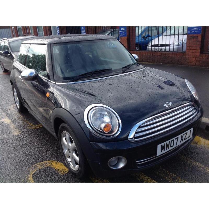 Mini Mini 1.4 One. 12 months mo,t 2 lady former keepers 2 keys