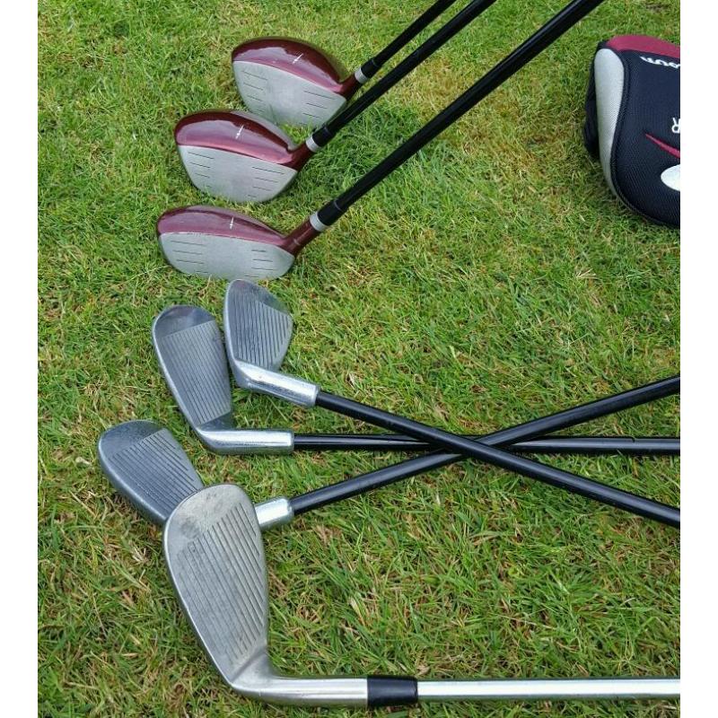 Wilson Junior Golf set with bag & wedge