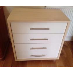 CHEST OF DRAWERS WHITE AND MAPLE EFFECT WITH STAINLESS STEEL ROD HANDLES IN VERY GOOD CONDITION