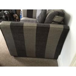 Snuggle Love Chair excellent condition