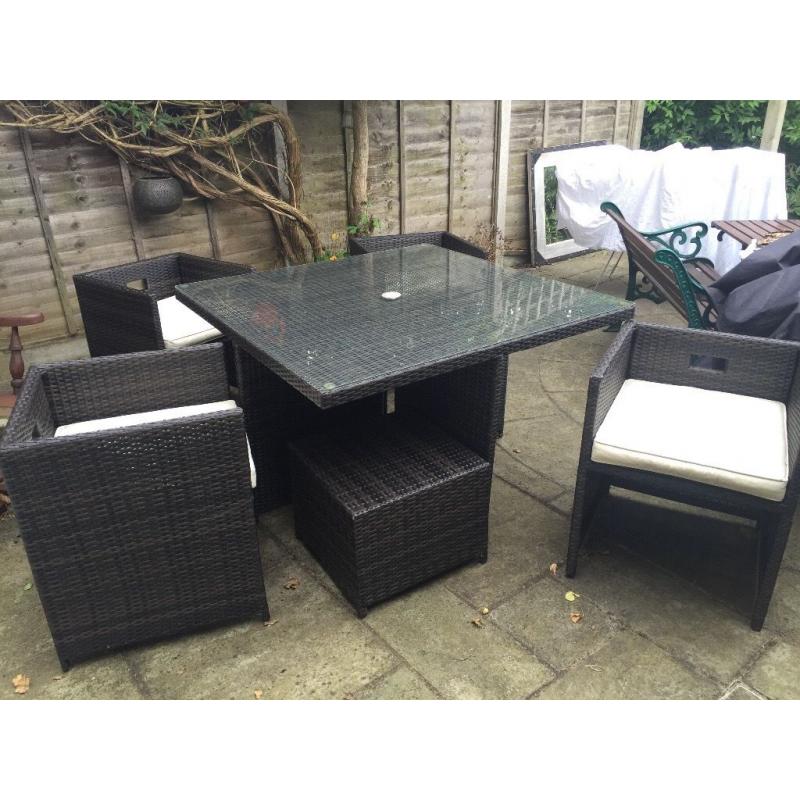 Wicker glass top table with 4 chairs and stools