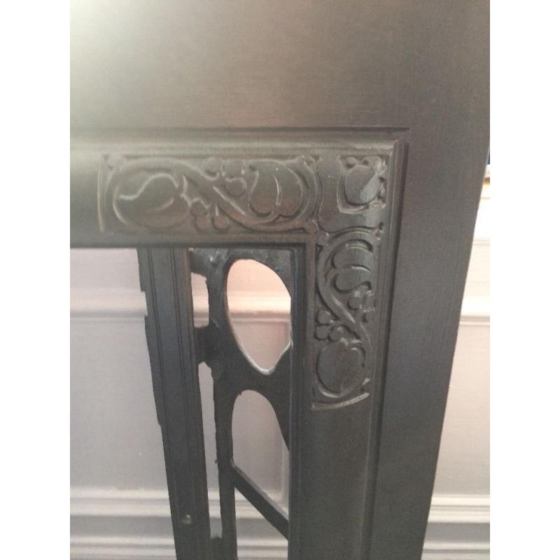 Fire surround / fireplace cast iron insert