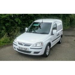 Vauxhall Combo 1700 SE ECOFLEX,1 Former owner, MOT 7/7/17,102,000 Miles,Just serviced,Great conditio