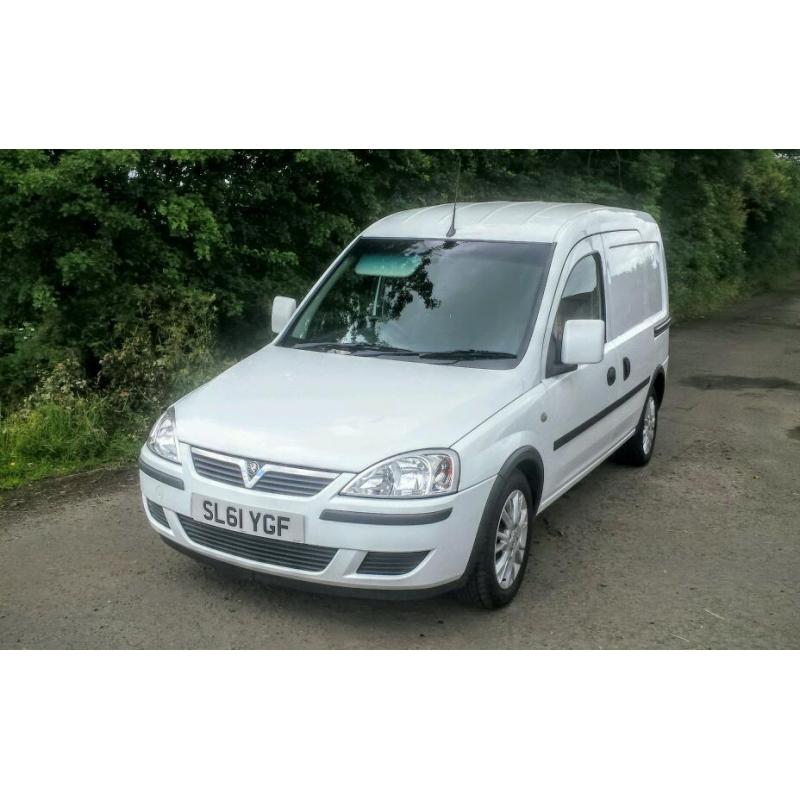 Vauxhall Combo 1700 SE ECOFLEX,1 Former owner, MOT 7/7/17,102,000 Miles,Just serviced,Great conditio