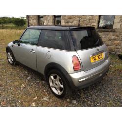 Mini Cooper 1.6i For Sale.