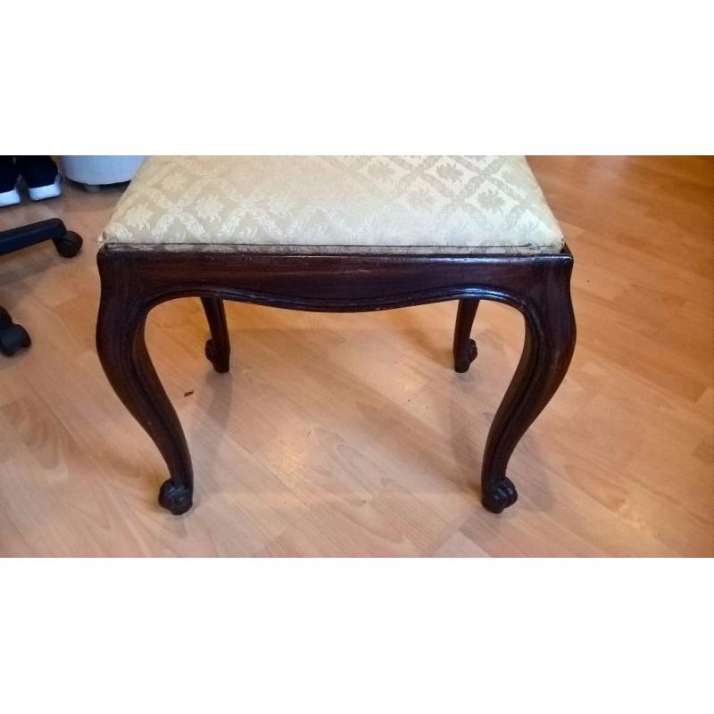 Elegant Wooden Piano stool with curved legs and scroll feet