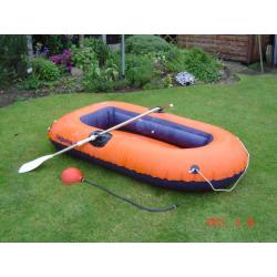 Heavy duty dingy for sale complete with 2 oars, inflator and safety line attachment.