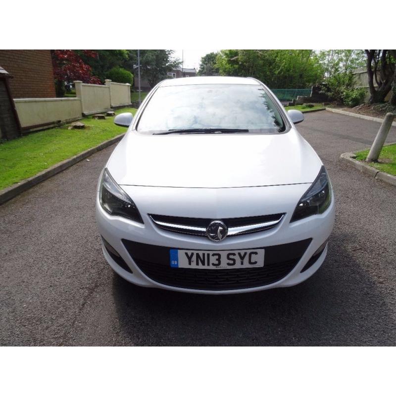 2013 13 Reg Vauxhall Astra 1.3 CDTI ecoFLEX 16v Exclusive 5dr Hatchback Diesel Bluetooth (AC)