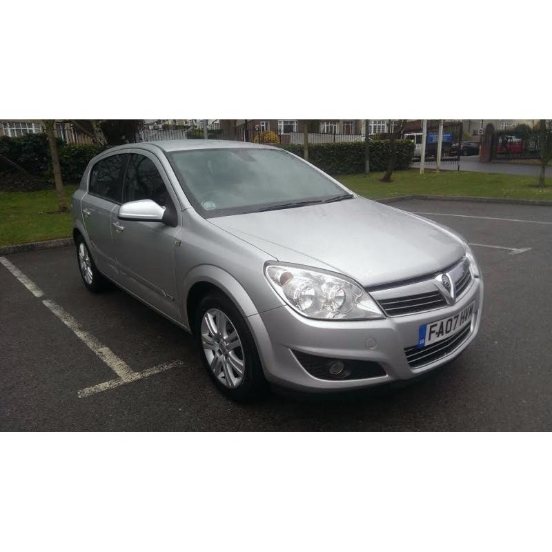 2007/07 Vauxhall Astra 1.6 Design, Silver, FSH, 94k, Half leather, New MOT, nice spec model, vvgc