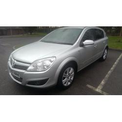 2007/07 Vauxhall Astra 1.6 Design, Silver, FSH, 94k, Half leather, New MOT, nice spec model, vvgc