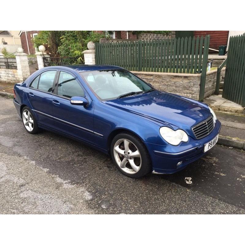 mercedes benz c240 avantgarde (53) with private plate