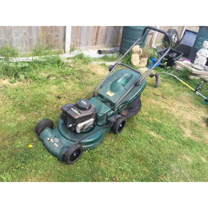 Petrol mccuclloch lawnmower for sale Briggs and Stratton engin