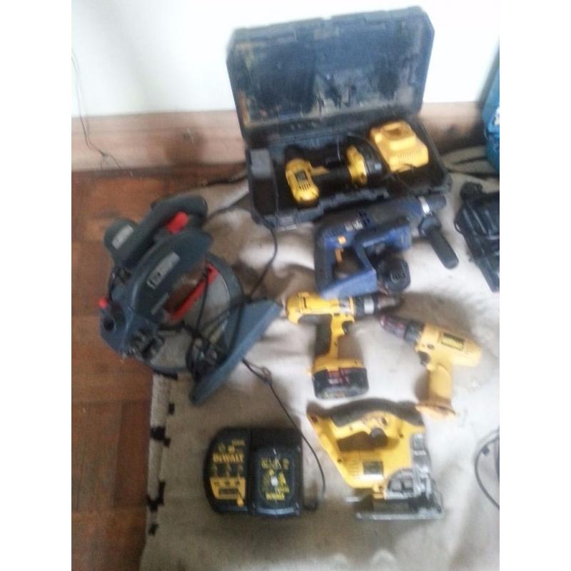 job lot of drills and saws makita and dewalt mainly not all have batteries but very cheap