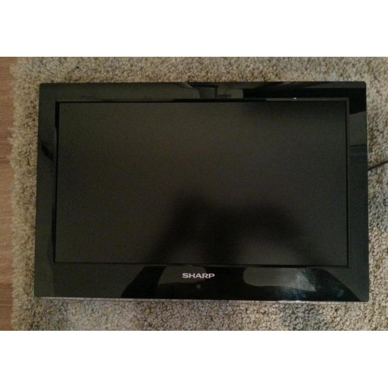 Sharp 19 " LCD colour TV with remote LC-19LE510K