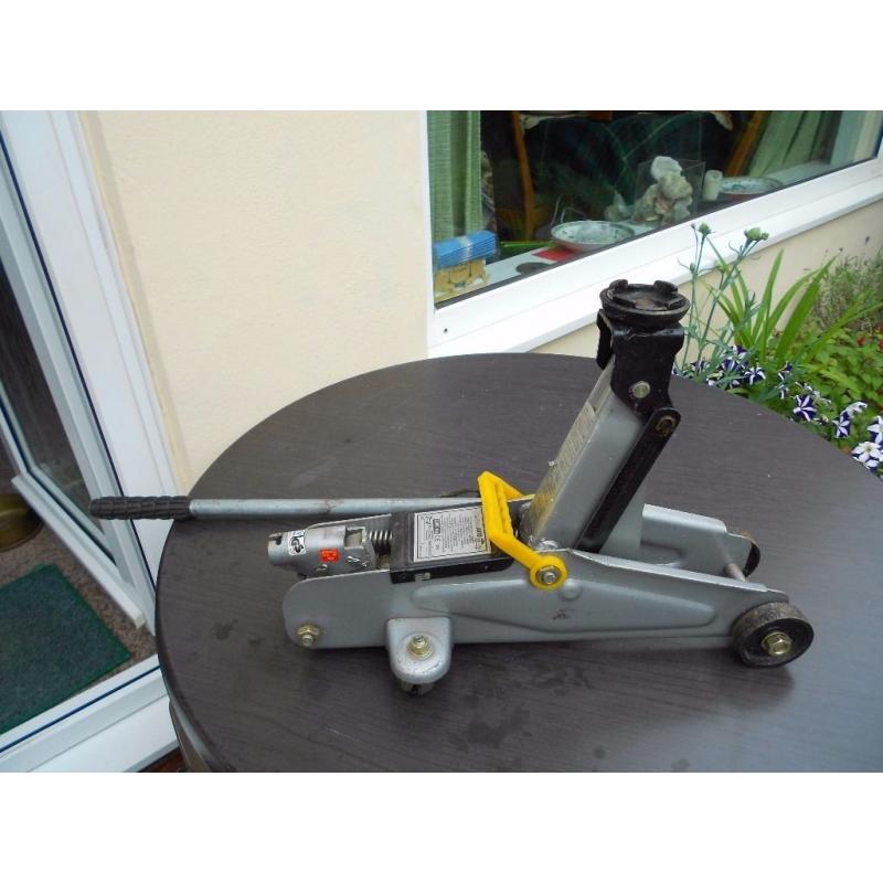 2000KG (2 tonne) hydraulic vehicle jack