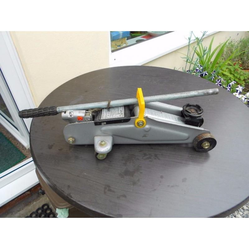 2000KG (2 tonne) hydraulic vehicle jack