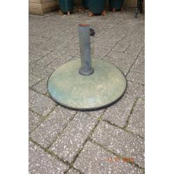 Garden parasol base