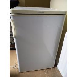 Partially working fridge (Parts or repair)