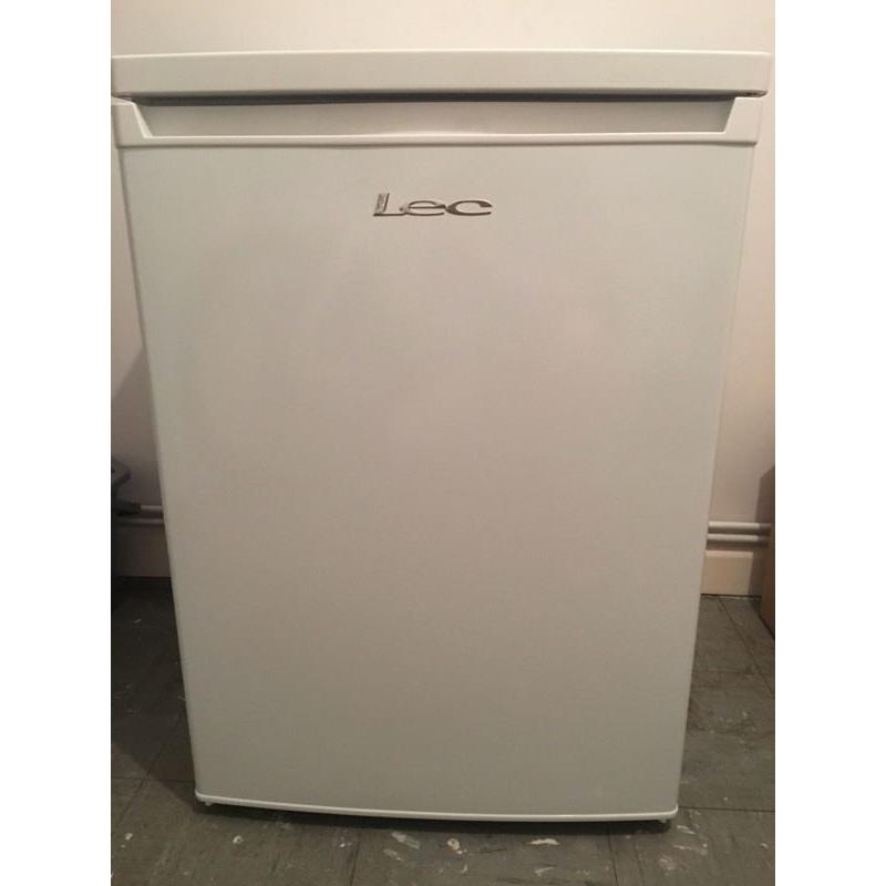 Lec undercounter fridge/freezer