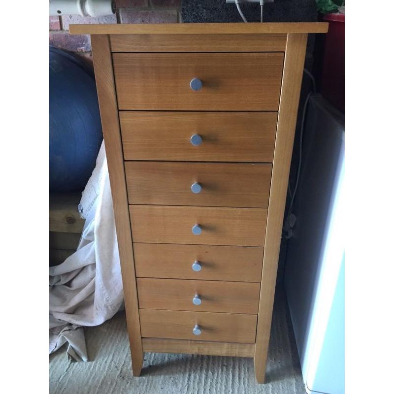 Tall drawers with 6 drawers