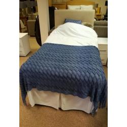 Bargain !!!! 3ft Divan Bed with FREE Headboard and Mattress