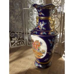 Beautiful Chinese vintage blue and gold Vase