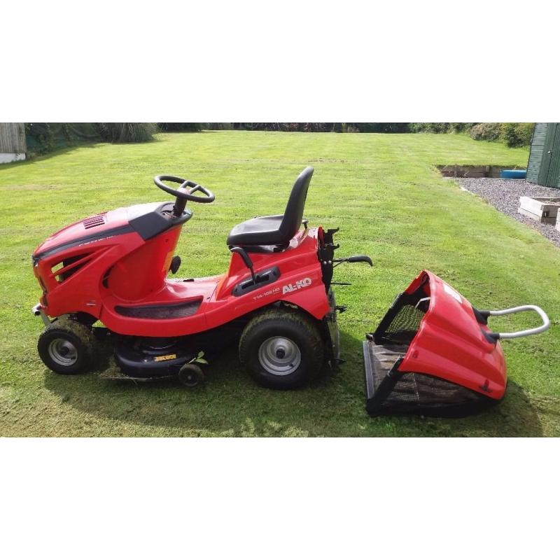 ALKO T-14 102 (40inch)TWIN BLADE RIDE ON LAWN TRACTOR/MOWER 4 YRS OLD 14.5HP BRIGGS AND STRATTON