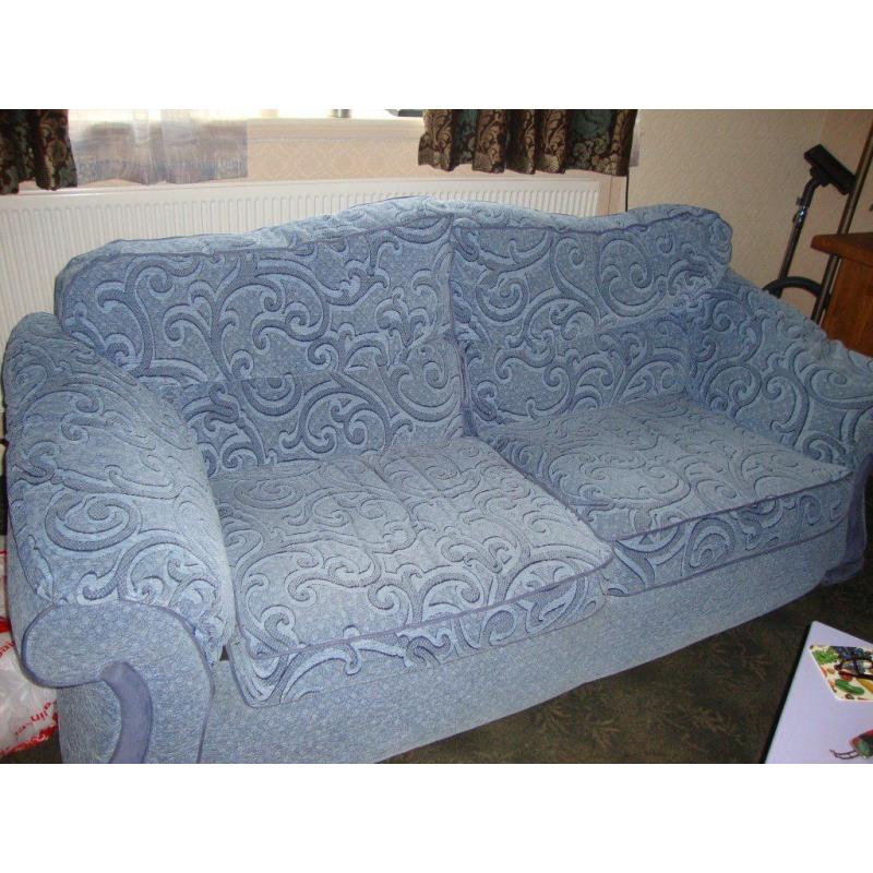 chenille fabric 3 seater settee and matching chair ex cond