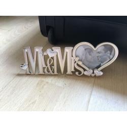 Mr&Mrs photo frame