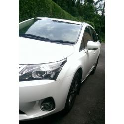 Toyota Avensis Diesel Tourer White 2014