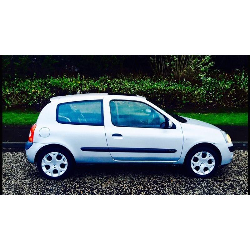 ONE YEARS MOT - Renault Clio 1.1, 87000 Miles ( 55 Plate )