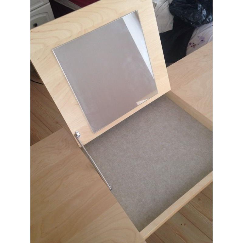 Dressing Table With Mirror