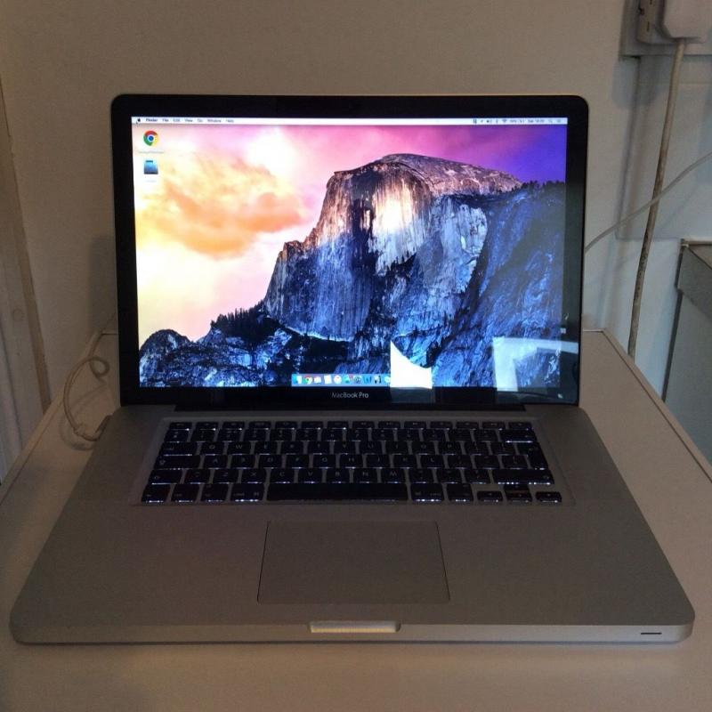 Apple MacBook Pro 15.4" Laptop