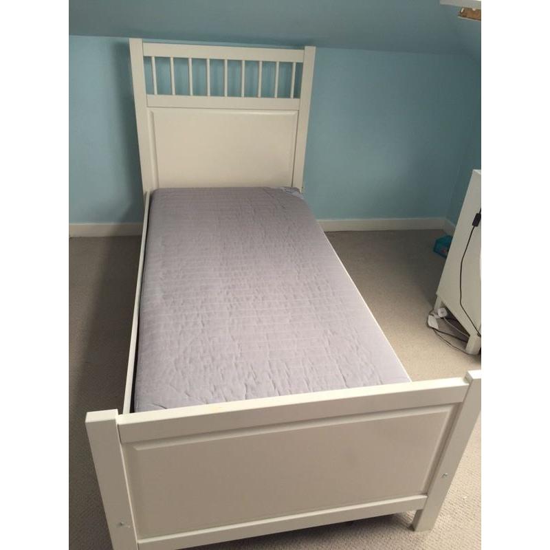 White single bed and mattress