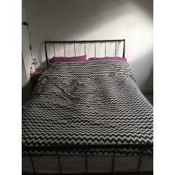 Double bed Black Metal Frame with 2 drawers and Ikea mattress