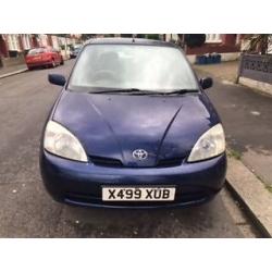 Prius 2001 Hybrid auto,cold air,very MOT till March 2017 895.00 no offer must this weekend