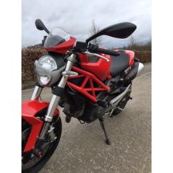 Ducati Monster 696