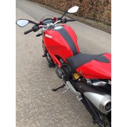 Ducati Monster 696