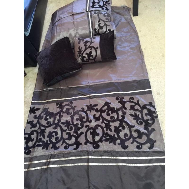 Double duvet cover plus cousin