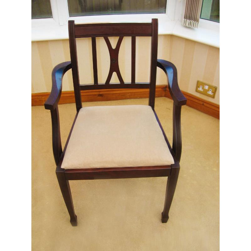 DINING TABLE & 6 NEWLY UPHOLSTERED CHAIRS (DELIVERY AVAILABLE)