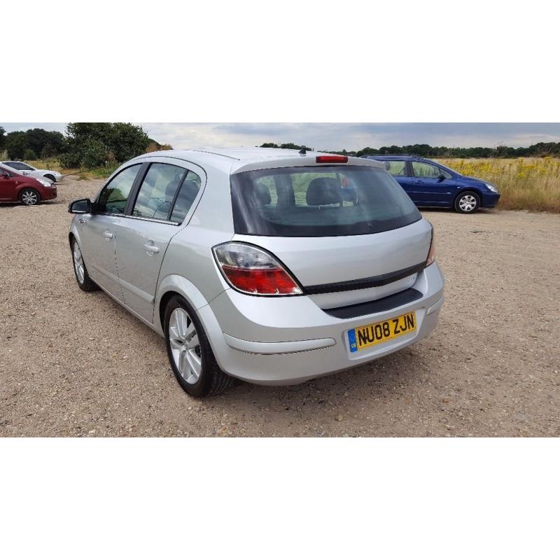 VAUXHALL ASTRA ELITE 1.6 MODIFIED INTERIOR AND EXTERIOR 5 DOOR HATCHBACK!!!