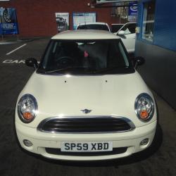 White 2009 Mini 1.4L - Under 50,000 miles - Price reduced!